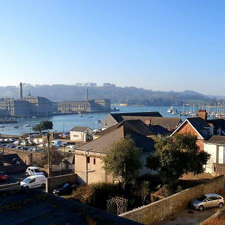 Апартаменты Pure B - Exceptional Views Of Tamar & Royal William Yard With Free Parking & Wifi Плаймаут Экстерьер фото
