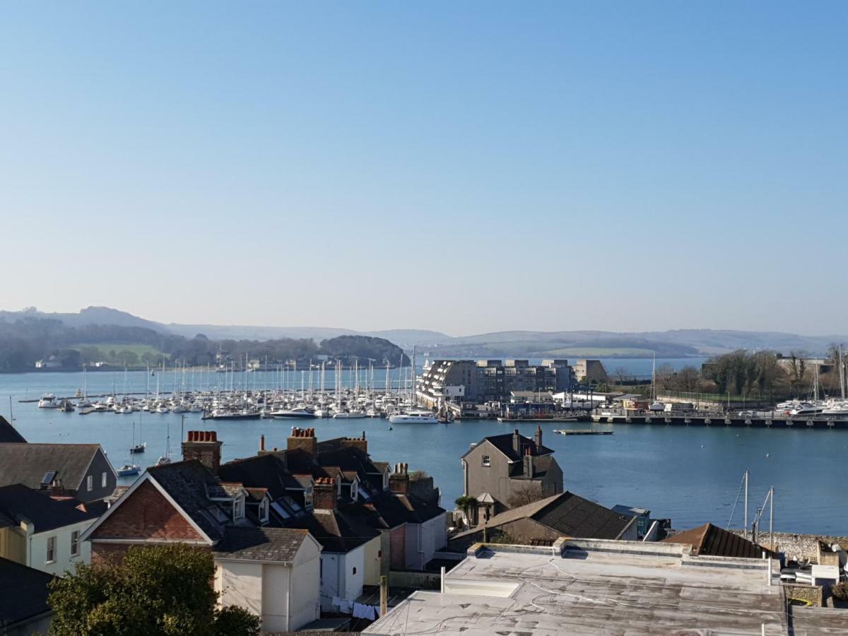 Апартаменты Pure B - Exceptional Views Of Tamar & Royal William Yard With Free Parking & Wifi Плаймаут Экстерьер фото